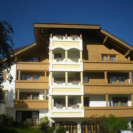 White Mountain Hotel