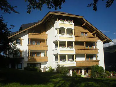 White Mountain Hotel 3*