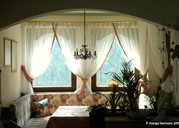 White Mountain Hotel 3*